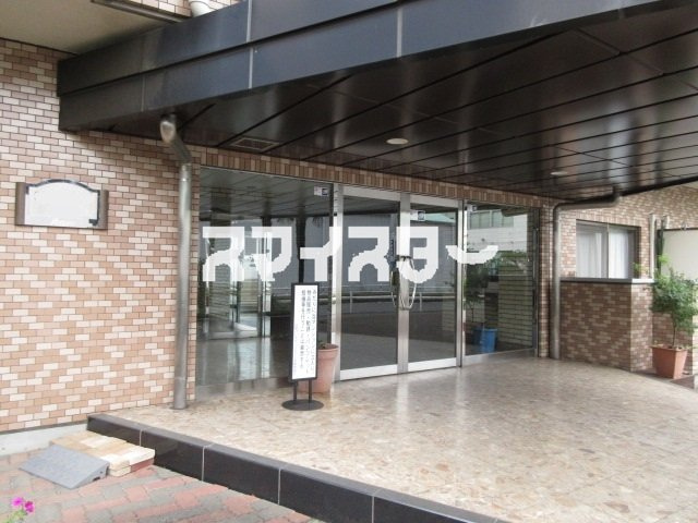 立川市砂川町６丁目の賃貸マンションのエントランス
