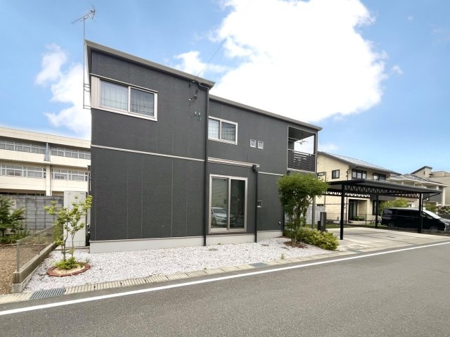 【中古戸建】前橋市荒牧町2丁目の外観|■外観|シンプルで洗練されたデザインは住まう人の色に染まり、個性を映し出します♪本日見学可能(*＾＾*)