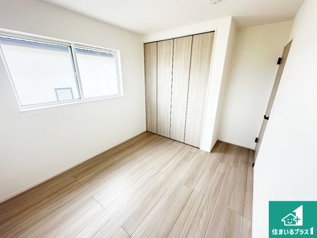 ●奈良市西ノ京町　第1期　新築一戸建ての洋室|シンプルな洋室は、自分好みのインテリアが楽しめます♪ご家族とインテリアや家具を選びに行くのは新築購入時の醍醐味の一つです。ぜひお楽しみください♪