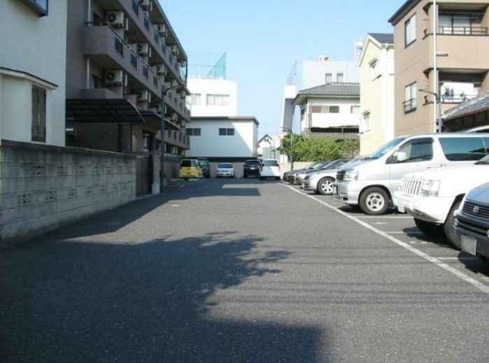 プリエールの駐車場