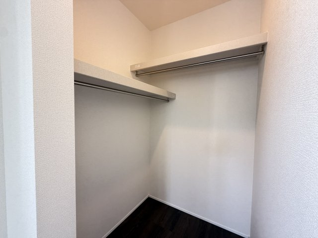 南城市玉城親慶原（全2棟）ラスト2号棟の収納|2号棟　洋室6帖＋WIC付き♪（WIC×2部屋）