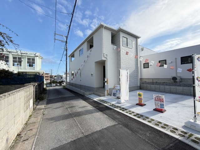 南城市玉城親慶原（全2棟）ラスト2号棟の前面道路含む現地写真|※東側公道3.1m～4.6m♪