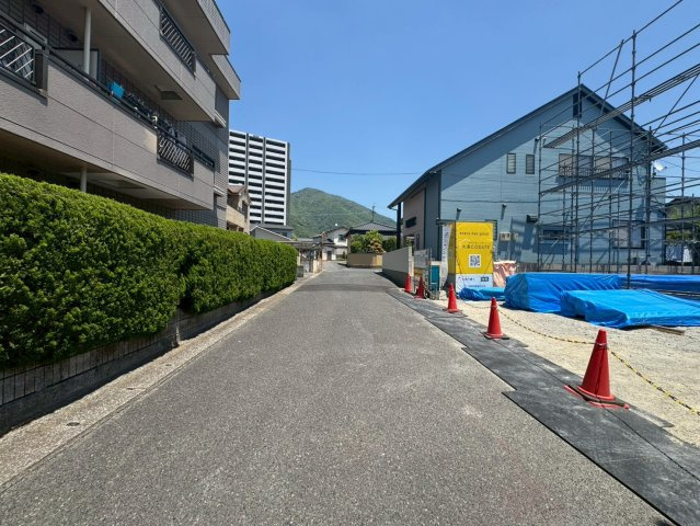 SUN COURTーサンコート－小倉南区湯川新町3丁目【小倉南区　新築戸建て】の前面道路含む現地写真|現地撮影　2026,5,17　SUN COURTーサンコート－小倉南区湯川新町3丁目【小倉南区　新築戸建て】