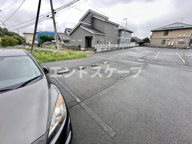 ソレイユの駐車場|高崎、前橋のお部屋探しはエンドスケープまで！お客様の理想お聞かせ下さい♪