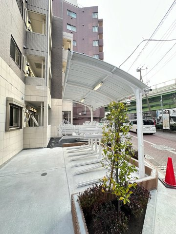 ソレイユ平和島のエントランス