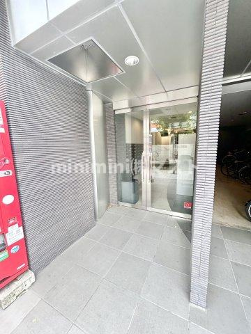 フォレスト梅田西のエントランス
