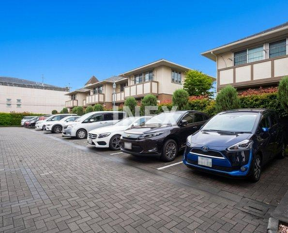 横浜市鶴見区北寺尾４丁目の賃貸マンションの駐車場