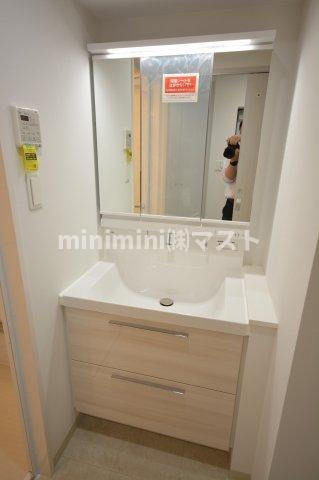 藤の邸　江戸堀の洗面所