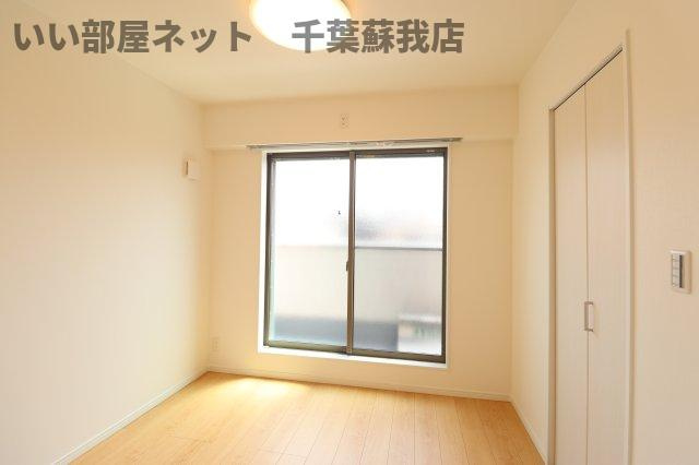 KAIROSの寝室|落ち着いた色調の寝室です