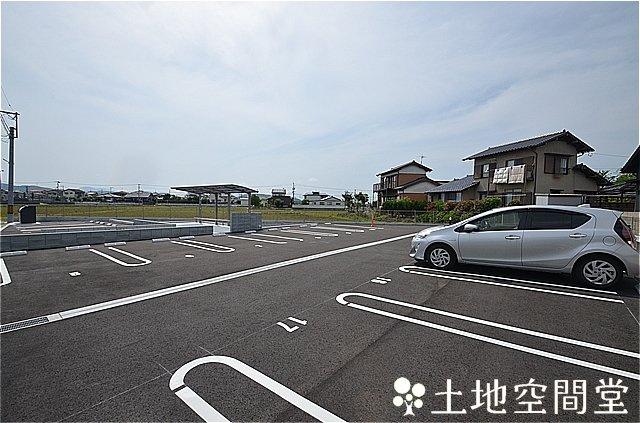 遠賀郡遠賀町大字広渡のアパートの駐車場