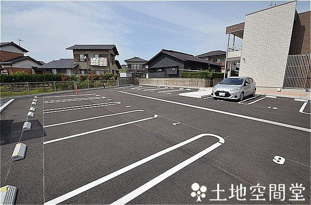遠賀郡遠賀町大字広渡のアパートの駐車場