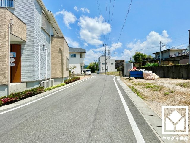 大津市石山寺４丁目　3期　2号地の前面道路含む現地写真