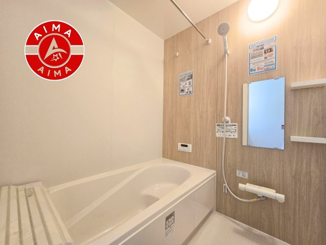 福津市西福間3丁目第5-2棟（1号棟）の内観：施工例|1日の疲れを癒してくれる広々バスルーム。雨の日のお洗濯にも大活躍な浴室乾燥機付です！