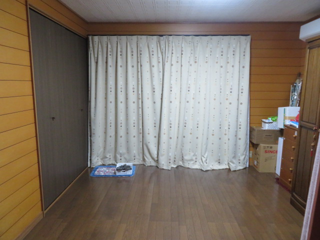 高崎市吉井町吉井　中古950の洋室