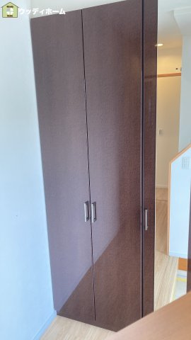 越谷市弥栄町3丁目　中古一戸建ての玄関