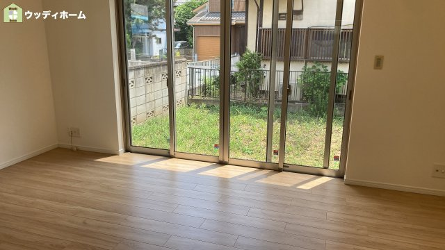 越谷市弥栄町3丁目　中古一戸建ての居間・リビング