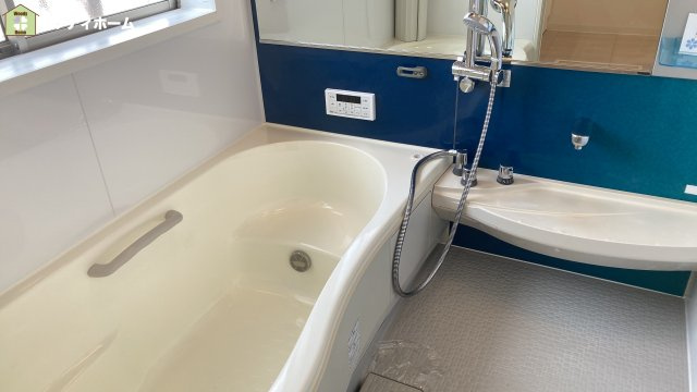 越谷市弥栄町3丁目　中古一戸建ての浴室