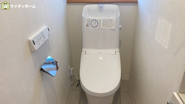 越谷市弥栄町3丁目　中古一戸建てのトイレ