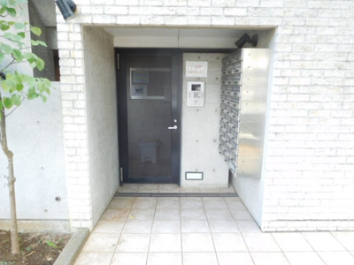 【エントランス】 | ZESTY春日町