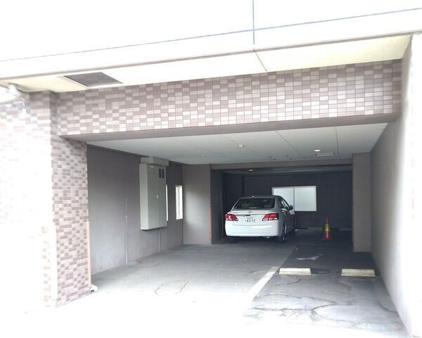 ラ　ベル　ヴィーの駐車場