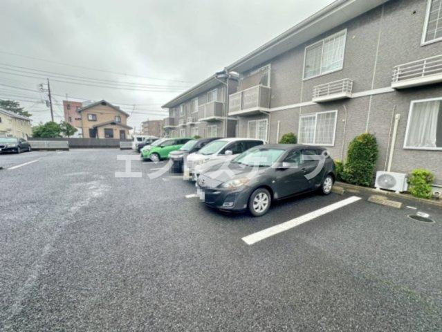ロイヤルパークＡの駐車場|高崎、前橋のお部屋探しはエンドスケープまで！お客様の理想お聞かせ下さい♪
