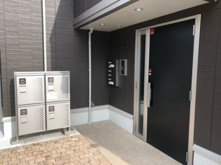 D-room　塚口本町のエントランス