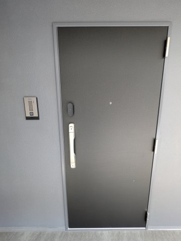 メジリス　新羽の玄関