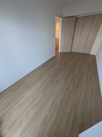 メジリス　新羽の内装