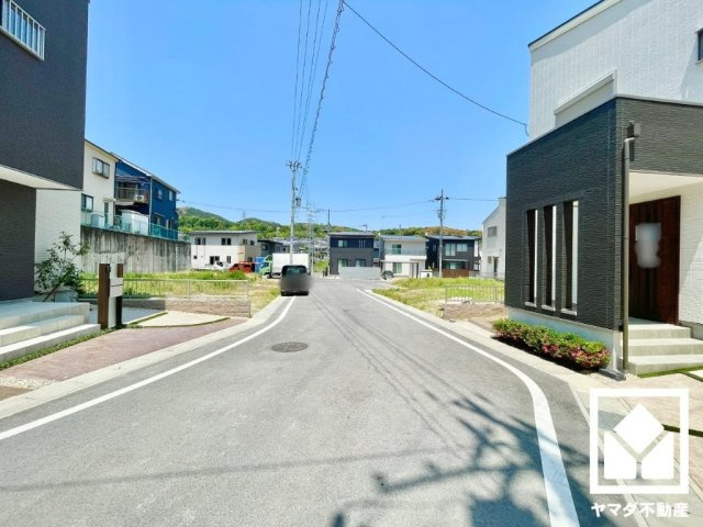 大津市石山寺４丁目　3期　3号地の前面道路含む現地写真