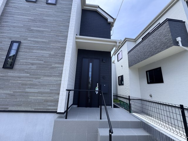 西馬橋4丁目新築戸建【旭町小学校:6分】のエントランス|エントランス・玄関ポーチ