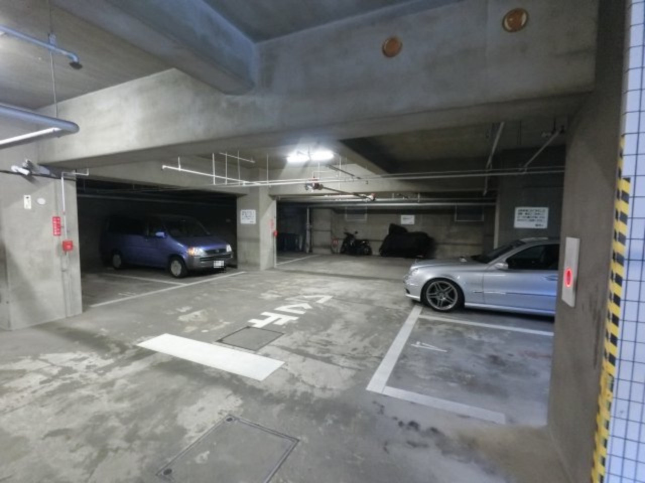 【駐車場】