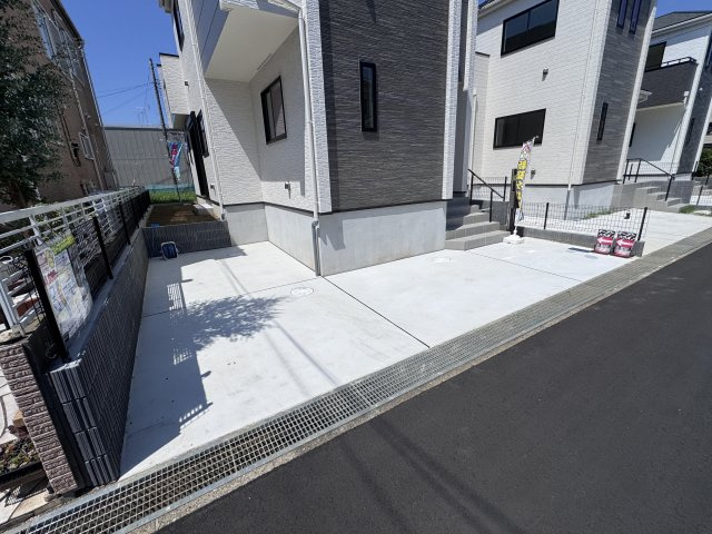 西馬橋4丁目新築戸建【旭町小学校:6分】の駐車場|C号棟駐車スペース・2台駐車可