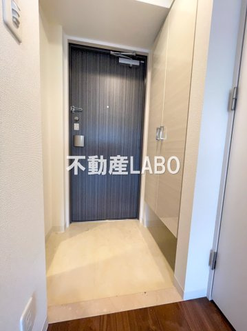 レオンヴァリエ大阪ベイシティⅡの玄関