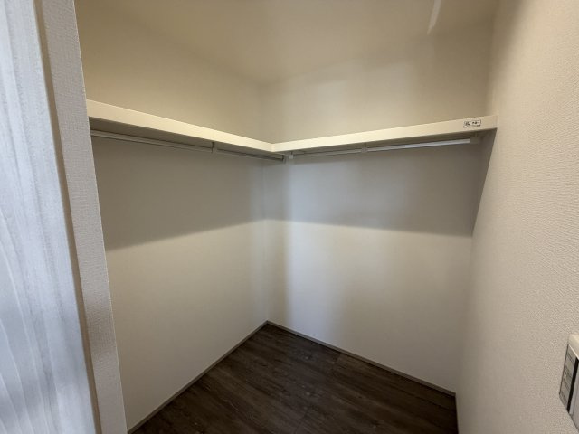ワイウッドコート前橋市荒牧町第５期　1号棟の収納|２階洋室1収納：ウォークインクローゼットです