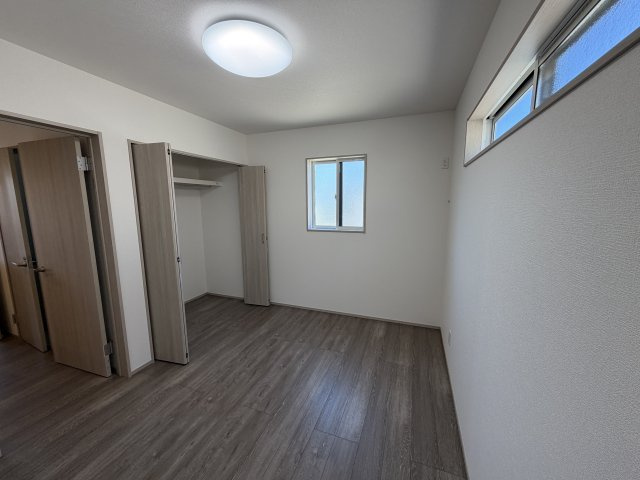 ワイウッドコート前橋市荒牧町第５期　1号棟の収納|２階洋室2収納です