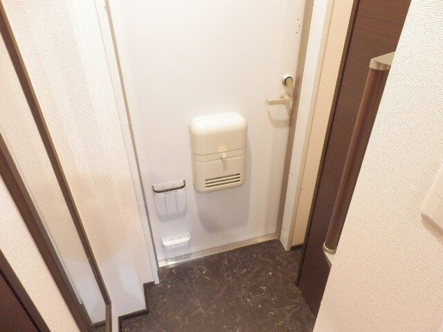 クレイノリンローの玄関