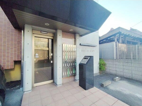 ソレイルコート桜本町のエントランス