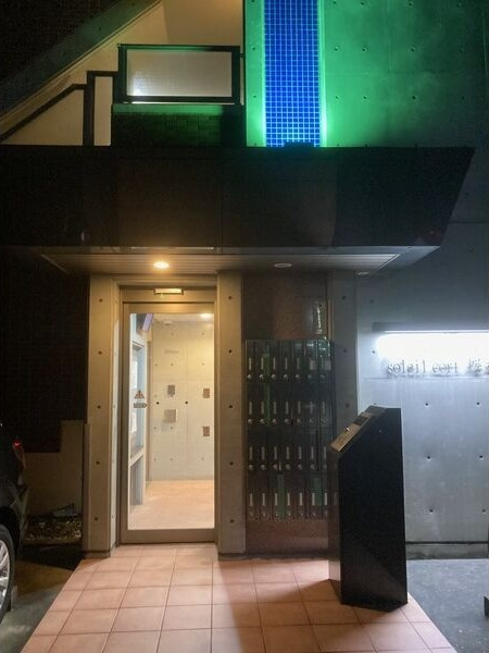 ソレイルコート桜本町のエントランス
