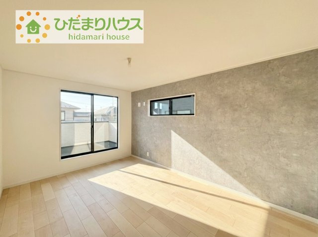 【寝室】 | 牛久市神谷5丁目　新築戸建 | バルコニーに面していて、たっぷり光りの入る明るい主寝室です！