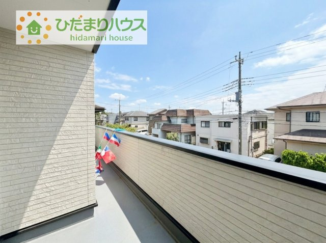 【バルコニー】 | 牛久市神谷5丁目　新築戸建 | 広々としたバルコニー。お洗濯物もぜーんぶ干せちゃいます！！