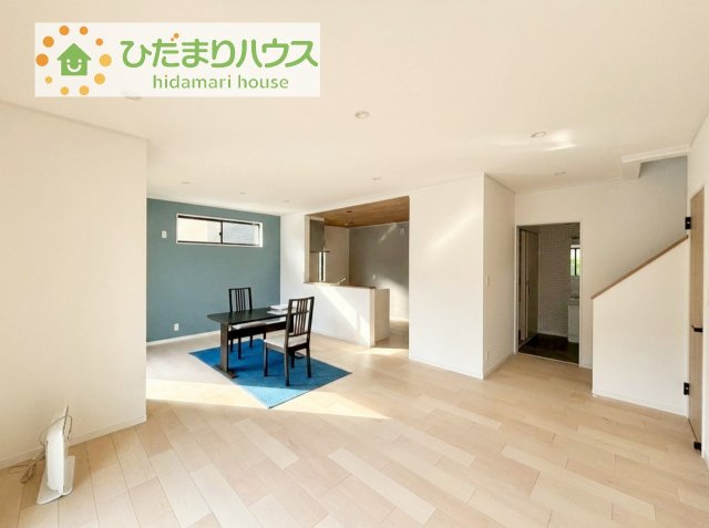 【居間・リビング】 | 牛久市神谷5丁目　新築戸建 | 南向きのリビングではぽかぽかの日差しが感じられます☆彡