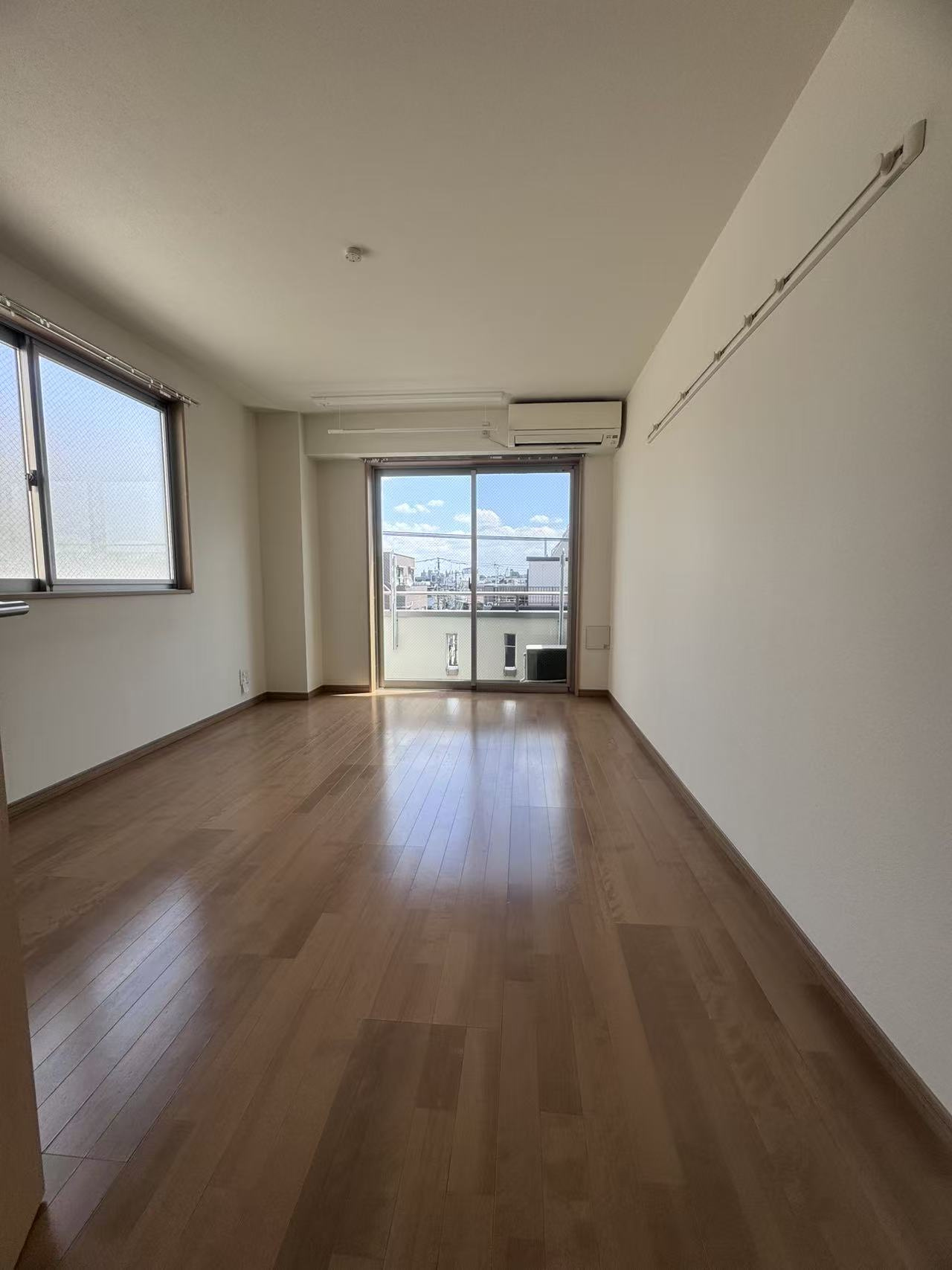 アンプリル押上の洋室