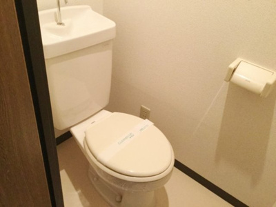 【トイレ】 | グランソレイユ深井 | ※イメージ　反転タイプのお部屋の写真