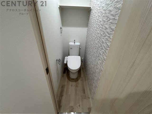 温水洗浄便座機能付きのトイレです♪