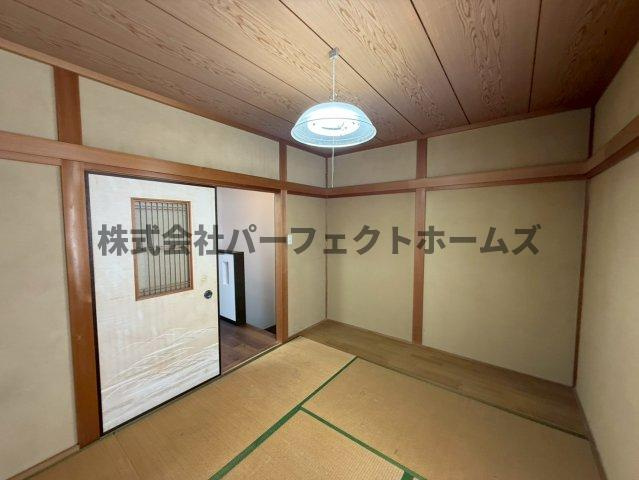 須山町戸建　賃貸の和室|和室ならではの温かな和の空間で寛ぎの時間を過ごせます
