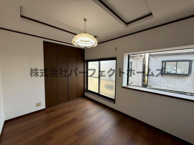 須山町戸建　賃貸の洋室|コンパクトで使いやすい洋室です