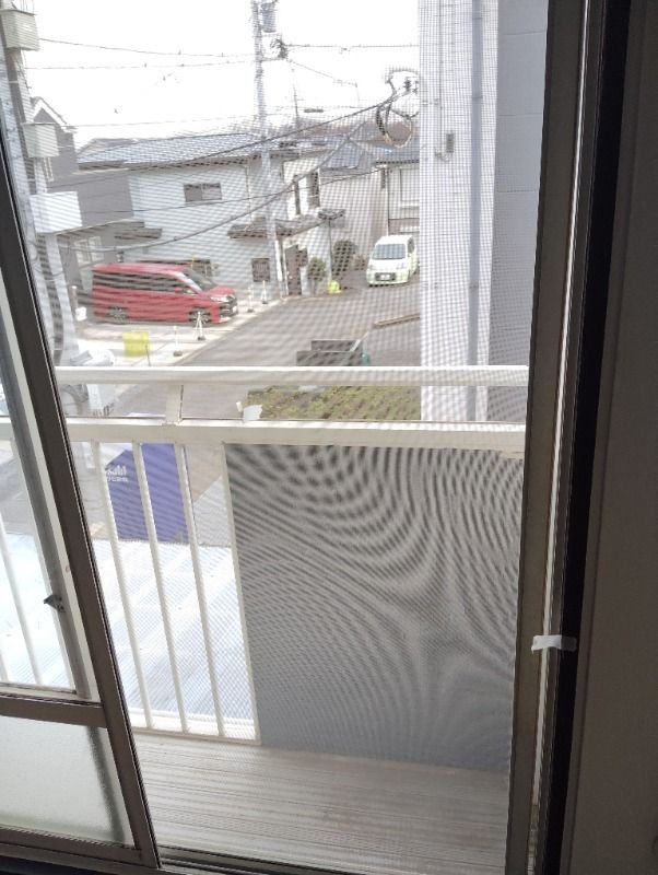 八王子市長房町のアパートのバルコニー