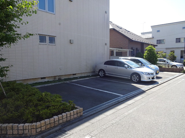 Ｅｓｐｏｉｒの駐車場|敷地内駐車場　空きあり
