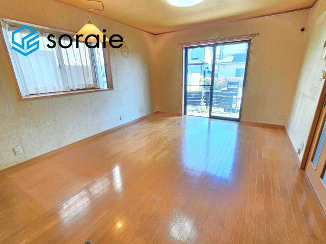 入間市宮寺　中古戸建の居間・リビング|5/11撮影