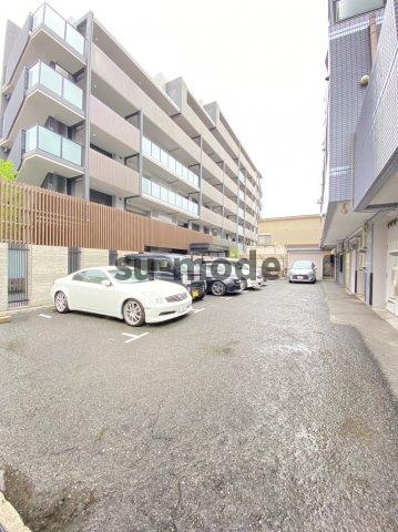 SHINYOの駐車場